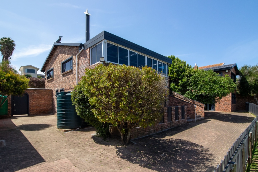 To Let 4 Bedroom Property for Rent in Forest Downs Eastern Cape